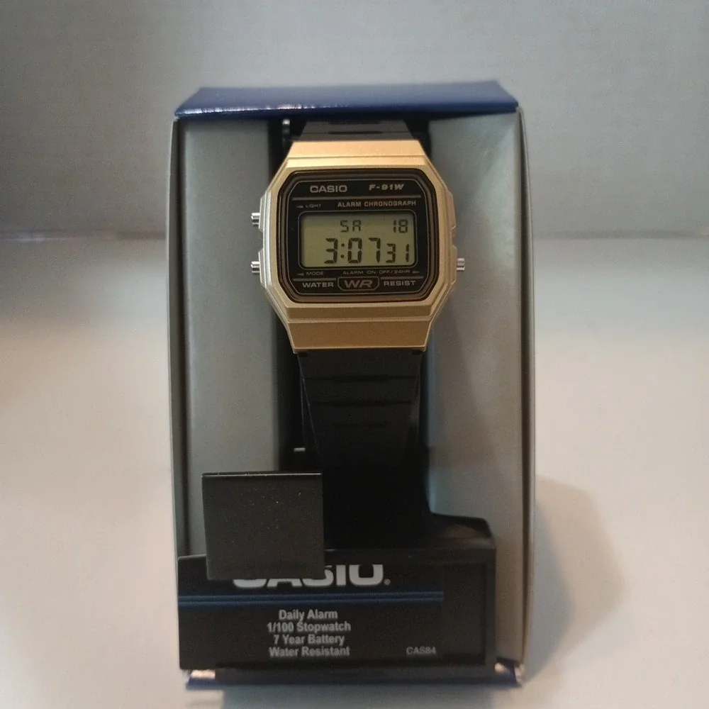 Casio Men's Watch Vintage Quartz Chronograph Digital Dial Resin Strap F91WM-9A
